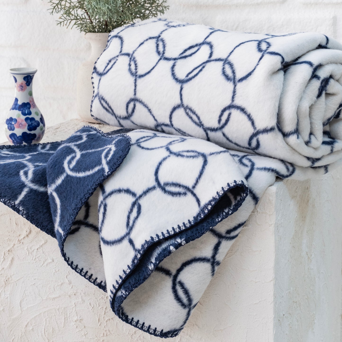 100% Cotton Blanket - Circle Pattern - 150 x 200 cm - Blue