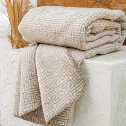 100% Cotton Blanket - Labyrinth Pattern - 150 x 200 cm - Beige