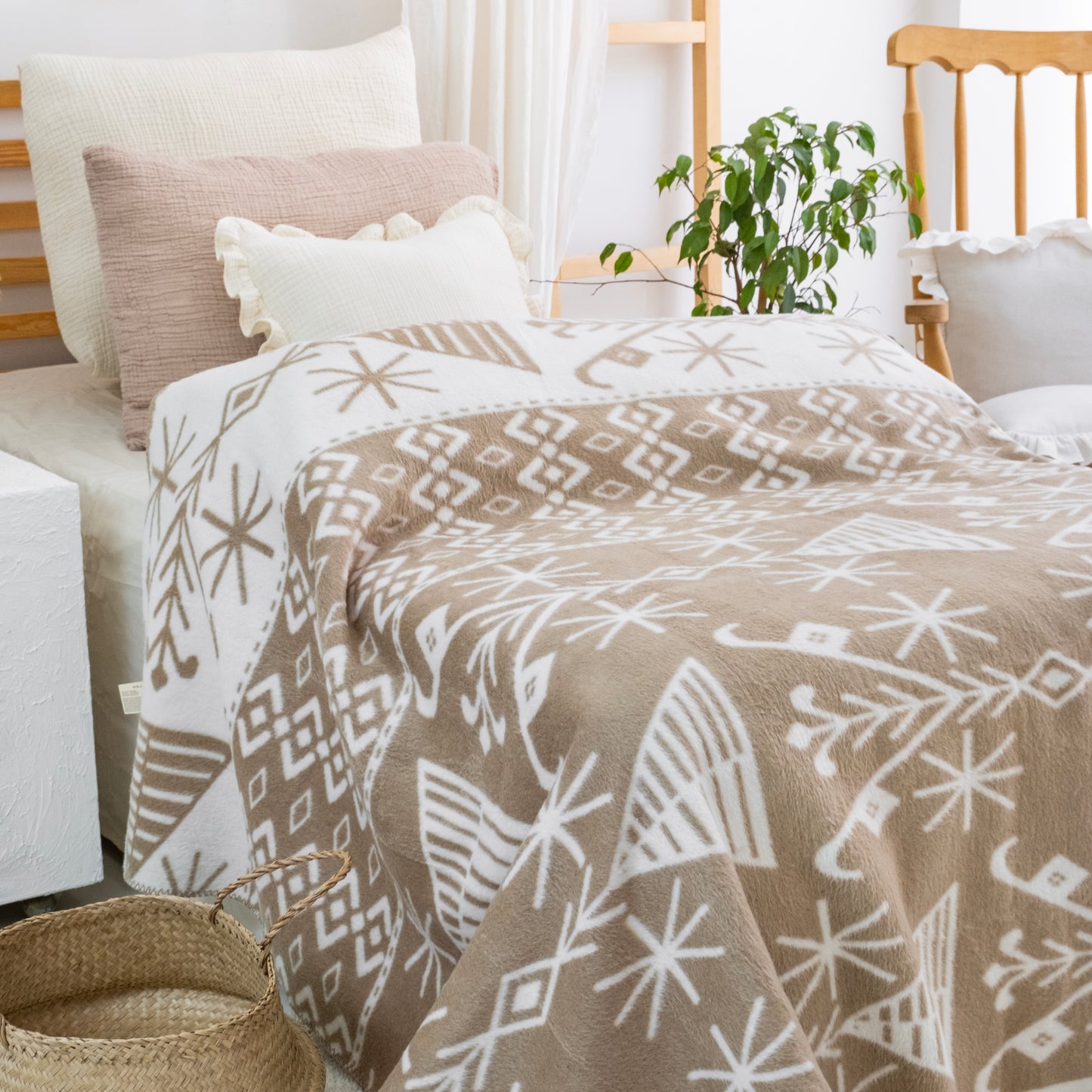 100% Cotton Blanket - Native Pattern - 150 x 200 cm - Beige
