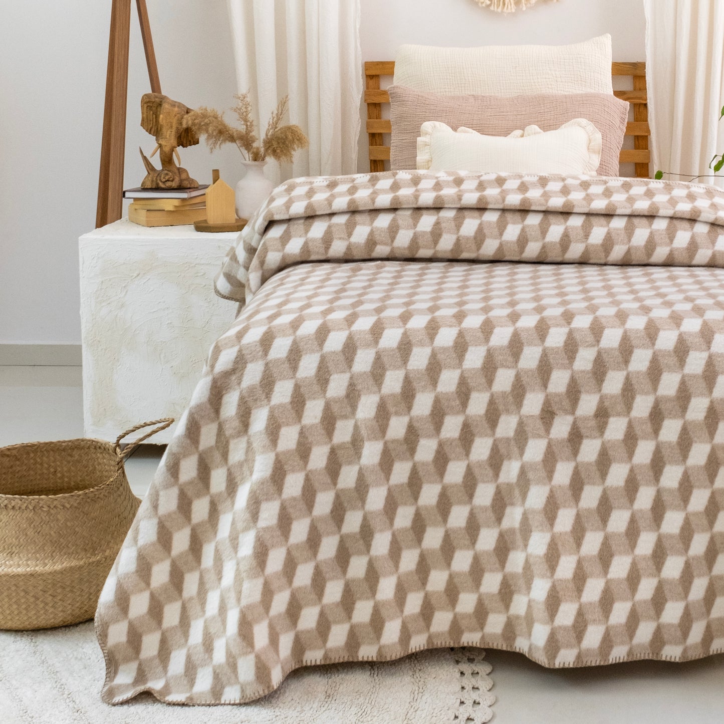 100% Cotton Blanket - Tumbling Pattern - 150 x 200 cm - Beige