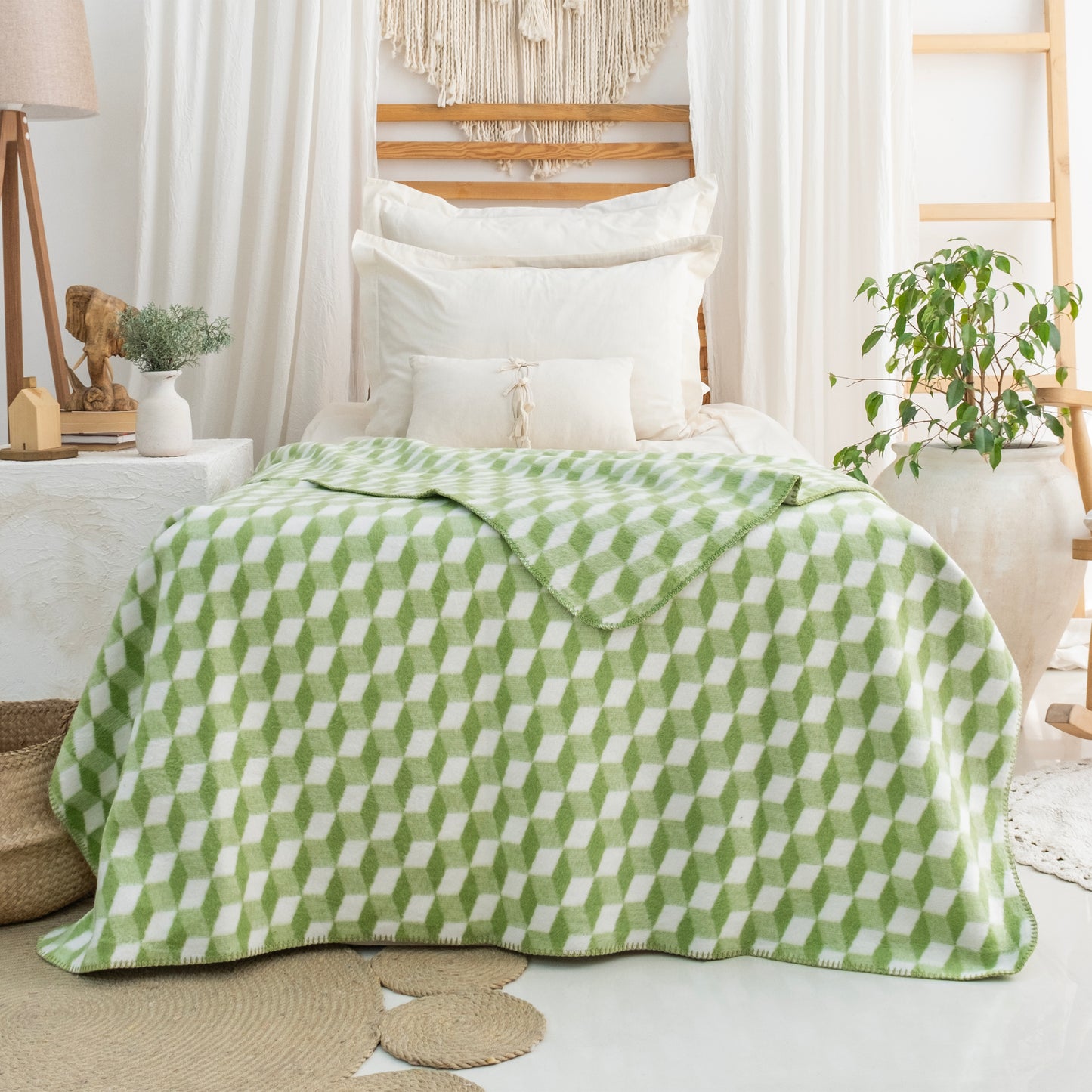100% Cotton Blanket - Tumbling Pattern - 150 x 200 cm - Green