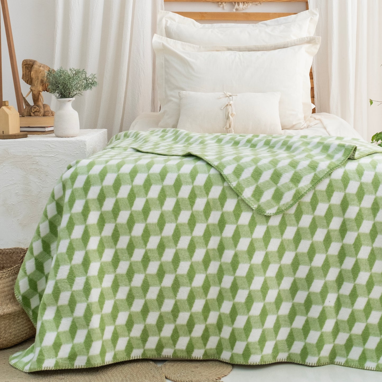 100% Cotton Blanket - Tumbling Pattern - 150 x 200 cm - Green