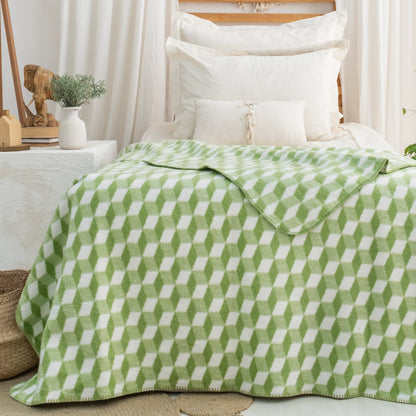 100% Cotton Blanket - Tumbling Pattern - 150 x 200 cm - Green