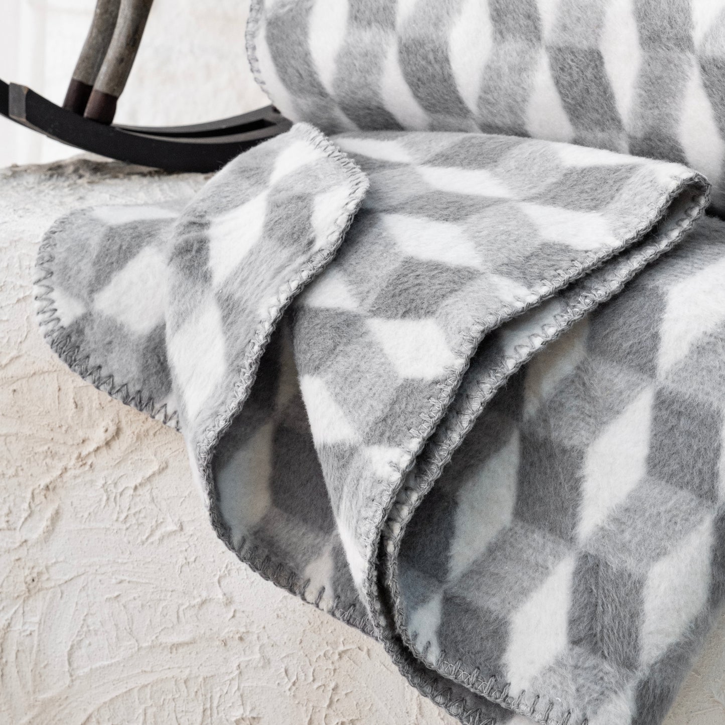 100% Cotton Blanket - Tumbling Pattern - 150 x 200 cm - Grey